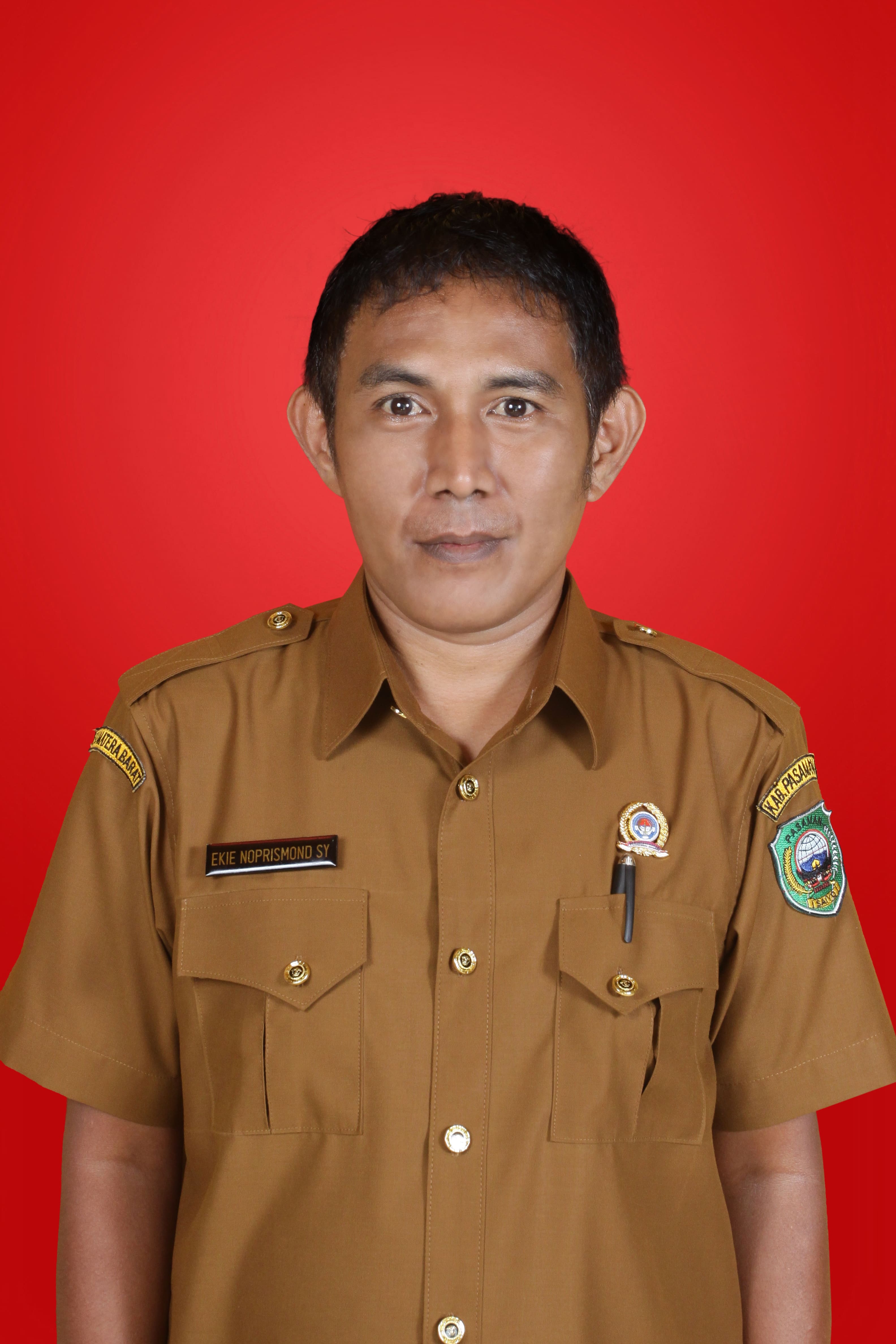 Foto Ekie Noprismond SY, SH