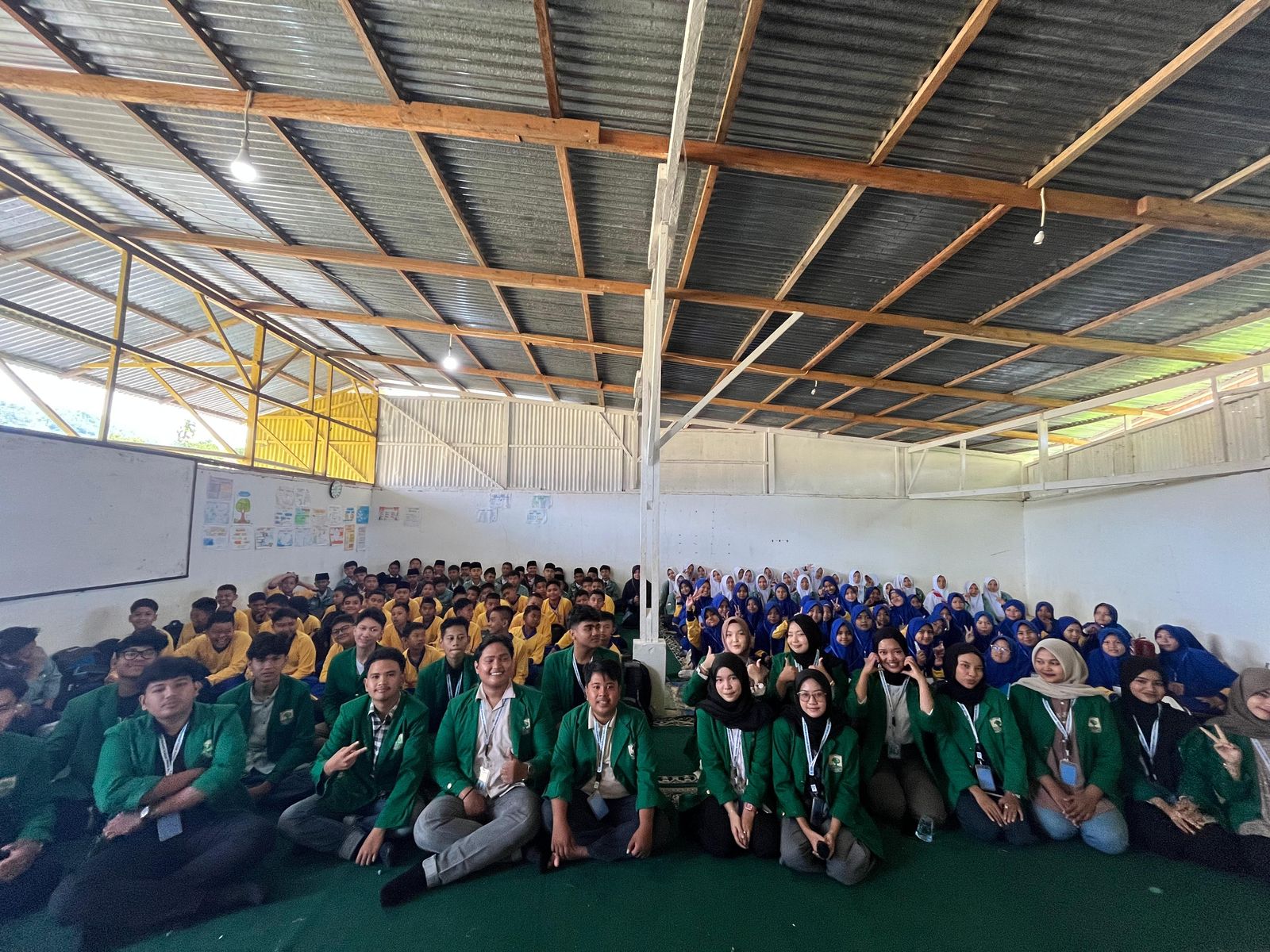 MAHASISWA KKN UNIVERSITAS ANDALAS 2025 LAKUKAN EDUKASI MITIGASI BENCANA DI SMPIT CAHAYA LUBUK SIKAPIANG, PASAMAN